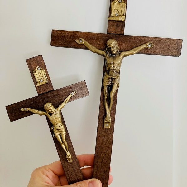 Holzkreuz, Kruzifix, katholisches Kruzifix, Kreuz zum Aufhängen an der Wand, katholisches Kreuz, Wandbehang, Kreuz mit Jesus