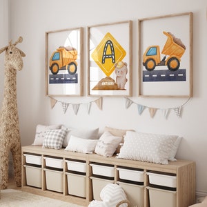 3er Set - Bau Teddybär Drucke für Baby Jungen Kinderzimmer Kinderzimmer Personalisierbare Neugeborenen Wand Poster, Gelbe Lastwagen