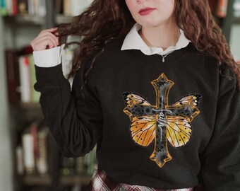 Suéter de borboleta da fé cristã, moletom com cruz de borboleta Cottagecore, moletom com capuz com cruz da fé, presente para o amante de Jesus, Cottagecore cristão