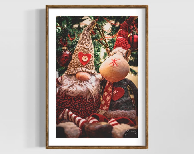 Christmas Santa and reindeer friends photo  • Lovely cute Christmas wall art gift idea • Ideal for home and office x-mas decoration