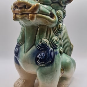 Chinese fu dog foo dog Imperial guardian lion statue