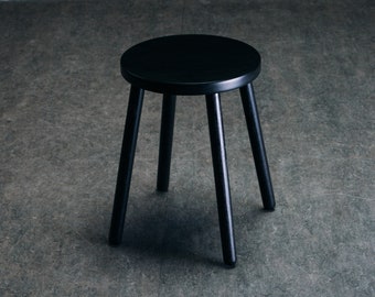 PâquesTabouret rond petit tabouret en bois noir table de chevet tabouret plante sur pied bouleau entrée enfants à quatre pattes cadeau petite table décoUnique