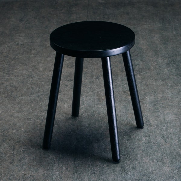 PâquesTabouret rond petit tabouret en bois noir table de chevet tabouret plante sur pied bouleau entrée enfants à quatre pattes cadeau petite table décoUnique