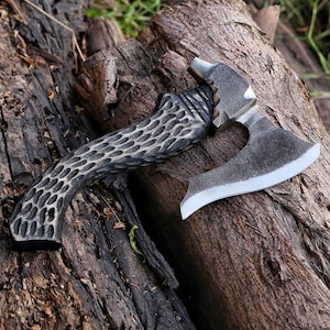 長いダマスカス刃、スタイリッシュな雨滴テクスチャハンドル、ピザカット斧、最高の記念日の贈り物を備えた手作りダマスカス炭素鋼斧