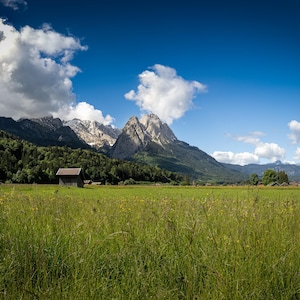 Fotoleinwand Alpspitze, hochwertige Fotoprints als Wanddeko, Landschaftsfotografie Bayrische Alpen als Wandbild
