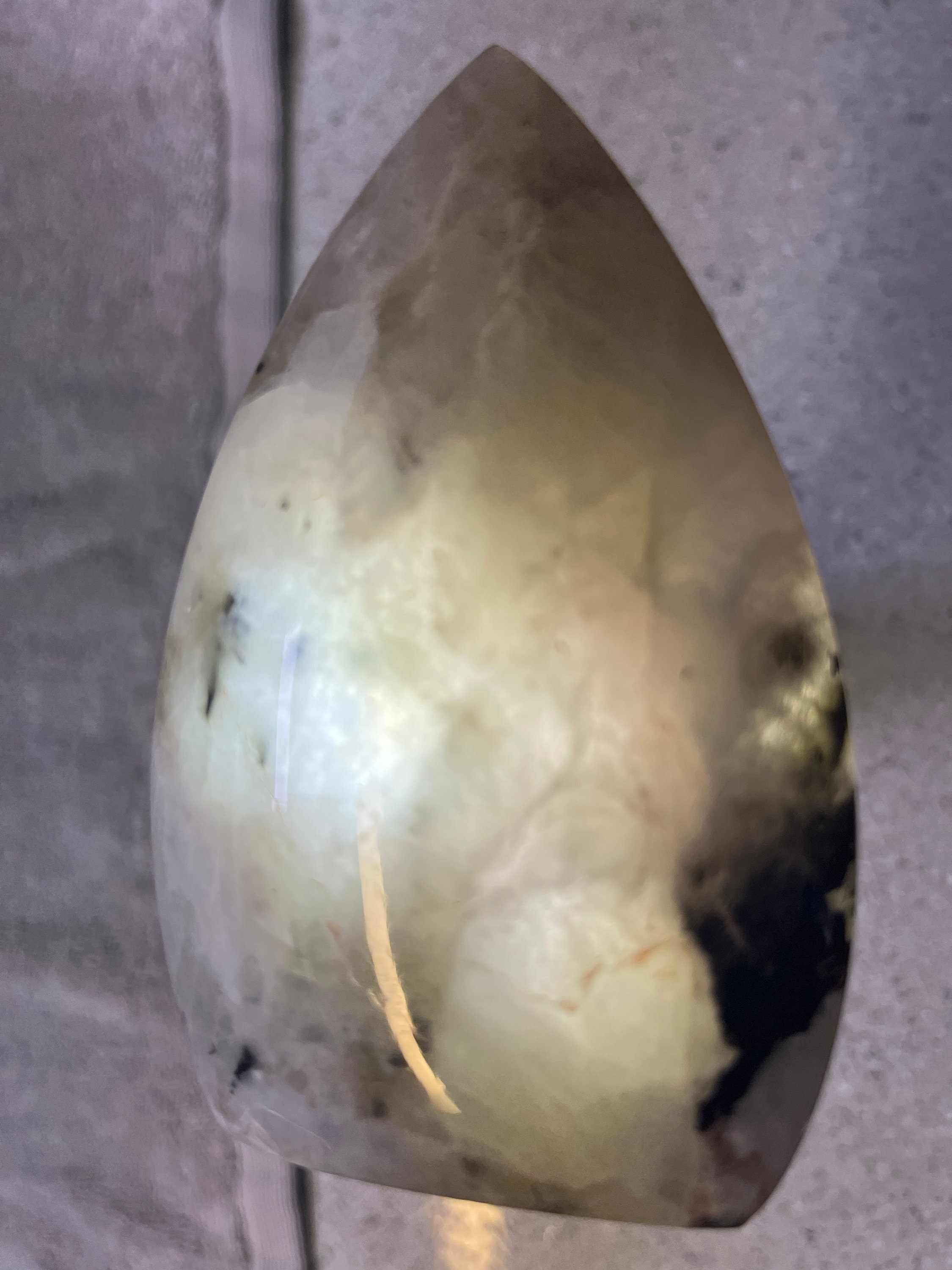 レインボームーンストーン ティアドロップ - スタンド付属 - Etsy 日本