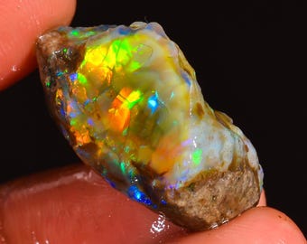 Natural Ethiopian Opal Rough Stone, Dry Ethiopian Opal Raw Crystal, 23X14X11 mm 16 Carat Opal Gemstone Welo Fire Opal For Making Jewelry