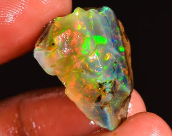 Natural Ethiopian Opal Rough Stone, Dry Ethiopian Opal Raw Crystal, 21X15X11 mm 19 Carat Opal Gemstone Welo Fire Opal For Making Jewelry