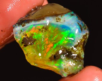 Natural Ethiopian Opal Rough Stone, Dry Ethiopian Opal Raw Crystal, 22X19X8 mm 15 Carat Opal Gemstone Welo Fire Opal For Making Jewelry