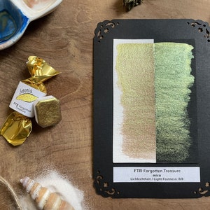 Handmade vegan colorshift watercolor paint - Forgotten Treasure [mica]