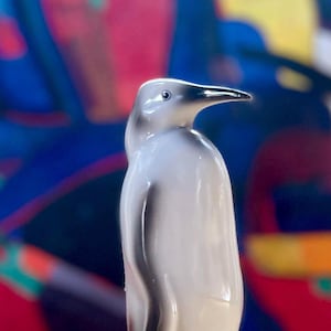 Vintage Penguin Porcelain Figurine – Hollohaza Mid-Century Black & White Sculpture – Art Deco Style Ceramic – Monochrome Minimalist Decor