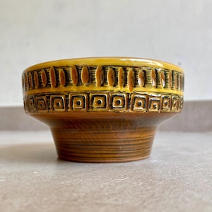 Vintage Bitossi Style Italian Pottery Bowl – Mid-Century Modern Ceramic, Amber Glaze, Geometric Relief – Signed G06 Italy