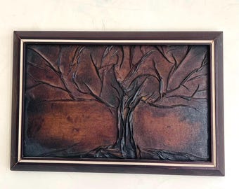 Vintage bruine muurkunst met boomreliëf: modern Scandinavisch decor uit het midden van de eeuw