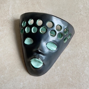 Head Form Ceramic Wall Sculpture – 1960s MCM Black & Green Mask Relief | Vintage Studio Pottery Mid-century Ceramic Art Wall Hanging Planter