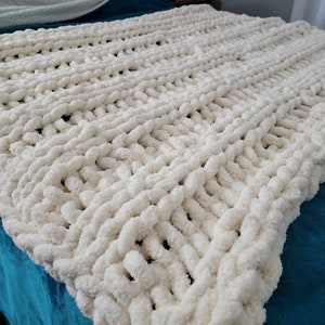 Throw Blanket Ribbed Knit Pattern Hand Knit Chunky Chenille