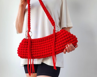 Crochet Bag Pattern: TWEETY T-shirt Yarn Baguette Bag, DIY Digital Shoulder Bag PDF/Video Tutorial, Easy Summer Purse with Metal Ring Detail
