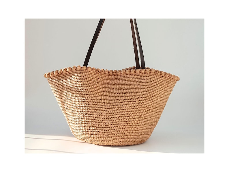 gehäkelte Strandtasche MUSTER: KARIA Raffia Korb Tote mit Leder Griff, einfache DIY Sommertasche pdf / Video (Digitaler Download) Bild 1