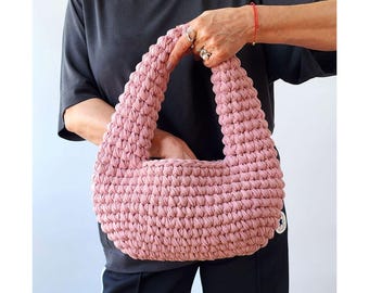 Crochet Bag PATTERN: BETTY T-shirt Yarn Large Hobo Bag, Chunky/Bulky Egg Shaped Shoulder Purse, Fringed Handbag Digital PDF/Video Tutorial