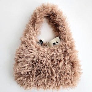 Häkelmuster, Lulu flauschige Hobo-Taschen-Muster, pelzige Party/Hochzeitstasche, Plüsch-Handtasche, Abschlussball-Geldbeutel, einfache trendige Schultertasche, Geschenk für sie