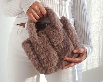 Crochet PATTERN: Nola Furry Tote Bag Pattern, Fluffy Wool Handbag, Sherpa Fall Purse Pdf/video Tutorial (Digital Download)