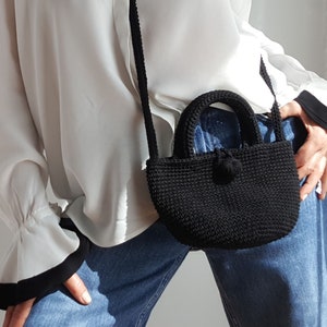 Häkelmuster, Mini Korbtasche aus Baumwolle, Umhängetasche mit Knopfverschluss und Griffen, DIY Handtasche Tutorial, gewebte Frauen Schulter Geldbörse