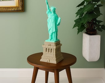 3D Printed Statue of Liberty Model – NYC Landmark Replica in 10cm to 38cm – Desk Decor, Display Piece, Architecture Gift