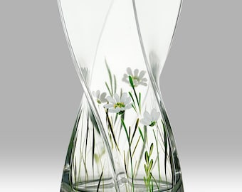 Daisy Pastures Collection - 20cm Twist Vase by Nobile Glassware