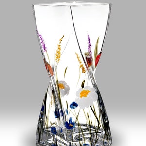 Meadow Collection - 20cm Twist Vase by Nobile Glassware
