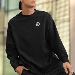 Bitcoin Crypto Sweatshirt | BTC Cryptocurrency Crewneck Jumper | Bitcoin Small Logo Sports Sweater | Digital Currency Blockchain Winter Top