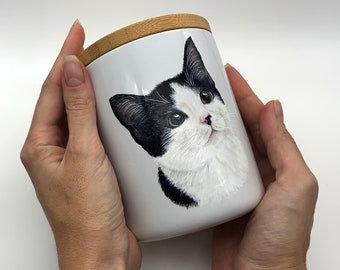 Cat urn for ashes . Custom hand-painted pet portrait from photo