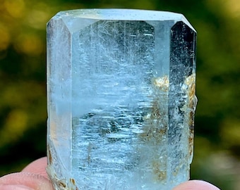 Stupendo! Cristallo di acquamarina trasparente con campione di muscovite, minerali, pietre preziose/29 grammi.