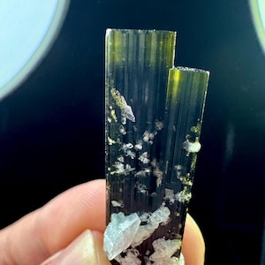 35 Karat Turmalin mit grüner Kappe, beendete mit Albit Specimen, Mineralien, Edelsteine, Cluster