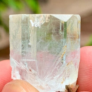 Natural and Gorgeous Terminated Aquamarine Crystal with  Muscovite Specimen, Minerals specimen/ 13 Grams