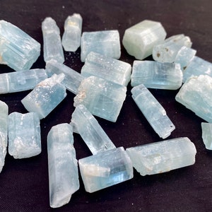 Lot of Beautiful Terminated Aquamarine Crystals with Muscovite specimen , mineral specimens, minerals , crystals/ 135 Grams.