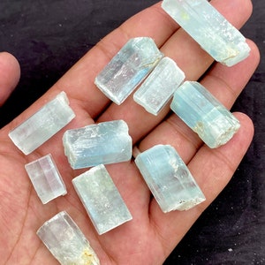 Lot of Beautiful Terminated Aquamarine Crystals with Muscovite specimen , mineral specimens, minerals , crystals/ 93 Grams.