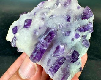 天然パープルスカポライト結晶クラスター、マトリックスコンバイン標本