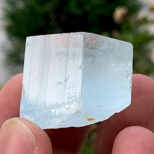 Gorgeous Aquamarine Terminated Crystal from Nagar Valley Pakistan. Gemstone, gems , minerals/ 35 Grams