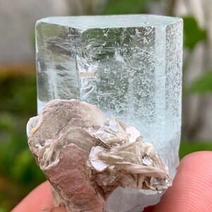 Gorgeous! Natural Terminated and Transparent Aquamarine Crystal with Muscovite Specimen, Minerals, Gemstones/ 25 Grams.