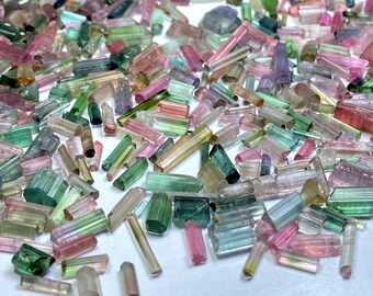 Lot brut de cristaux de tourmaline multicolores de 255 carats , pierres précieuses , pierres précieuses , minéraux , spécimens de minéraux