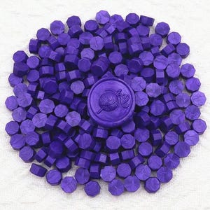 Perles de Cire à Cacheter – Violet | Cire à Sceau pour Enveloppes, Faire-part, invitations, Cadeaux, emballages, Scrapbooking, DIY