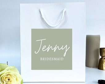 Personalised Bridal Party Gift Bags - Luxury Gift Bags with Custom Stickers for Bridesmaids, Maid of Honour, Flower Girls and more