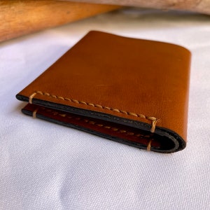 Portafoglio in pelle marrone, un portafoglio da uomo per carte e soldi, un portafoglio in vera pelle, un regalo per lui.
