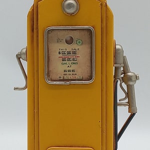 Vintage Metal Gas Pump Coin Bank, Handmade Nostalgic Fuel Pump Decor, Rustic Home Decoration, 25cm