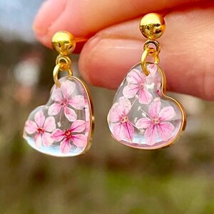 Echte Blüten Ohrringe - echte rosa Blüten in Epoxidharz - Blumenschmuck- Resin-Blütenschmuck - Naturschmuck - Hochzeitsschmuck - Boho