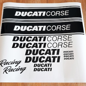 ORACAL vinylfolie graphics voor Ducati Corse, perfect om de look van uw motorfiets op te frissen