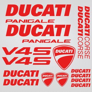 Può includere: Decalcomanie per moto Ducati rosse e bianche con le parole "Ducati", "Panigale" e "V4S".