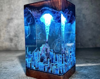 Monster in the city Epoxy lamp Atomic Breath Resin Lamp Gaint monster figure Terrarium Personalized Night Light diorama Gaming Decor