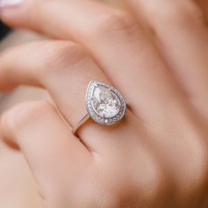 Vintage Pear-shaped Moissanite Engagement Ring, Pear Cut Unique 14k White Gold Halo Ring, Wedding Ring, Anniversary Rin,g Proposal Ring