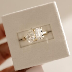 Toi et Moi Moissanite Ring, Verlobungsring, Verlobungsring, Zwei-Stein-Ring, Ehering, Jubiläumsgeschenk, Birne und Smaragd Moissanite Ring