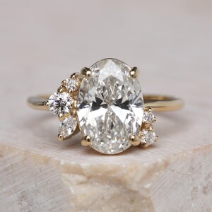 Oval Moissanite Engagement Ring, 14K Gold Engagement Ring, Vintage Engagement Ring, Marquise And Round Moissanite Cluster Ring for Women